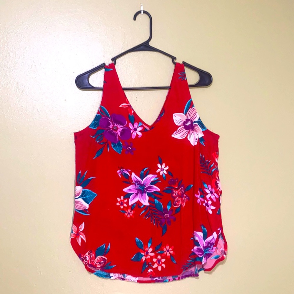Women’s Floral Tank Top. Size Medium.